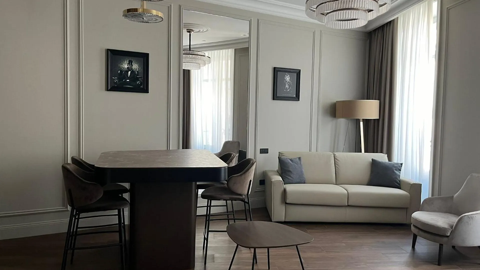 Apartments In The Old Town Cannes Francie